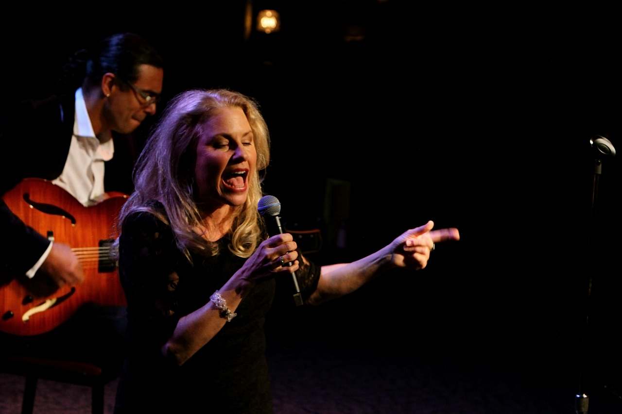 images/nn-jazzalley01.jpg
